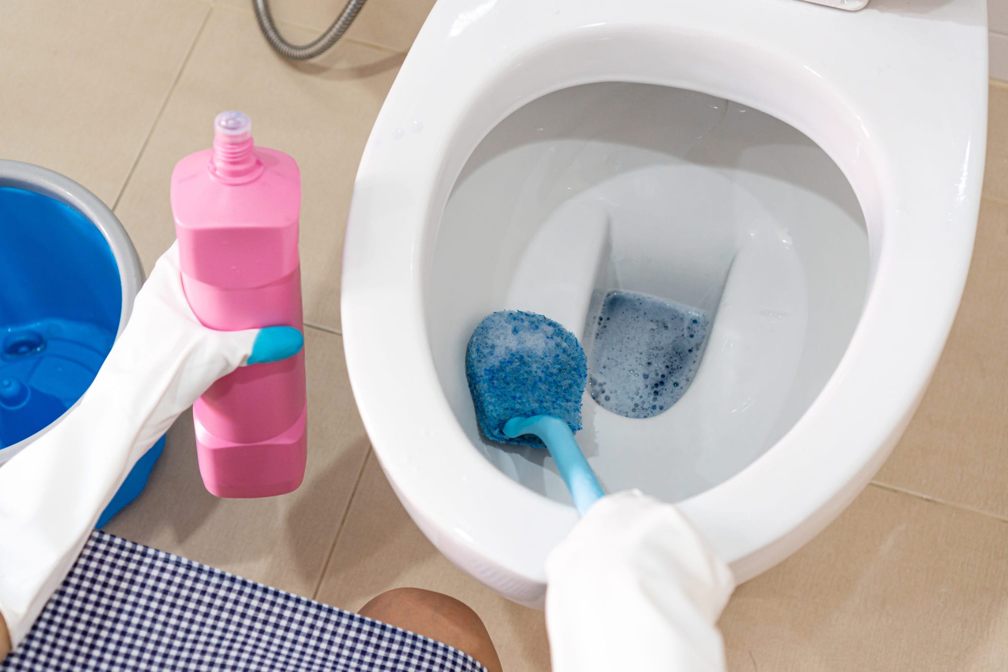 Ways to Keep Your Toilet Bowl Naturally Clean