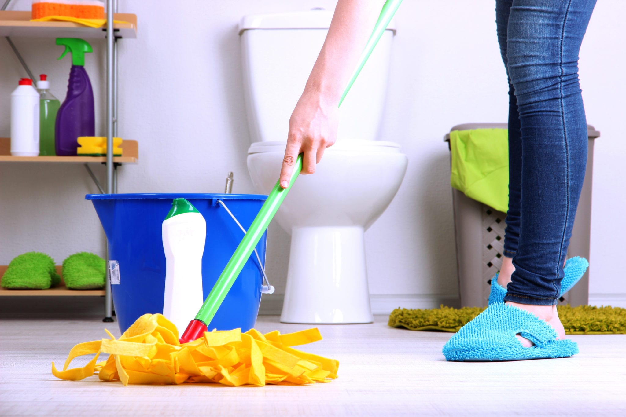How to Remove Stains From Your Toilet, Tub, or Sink